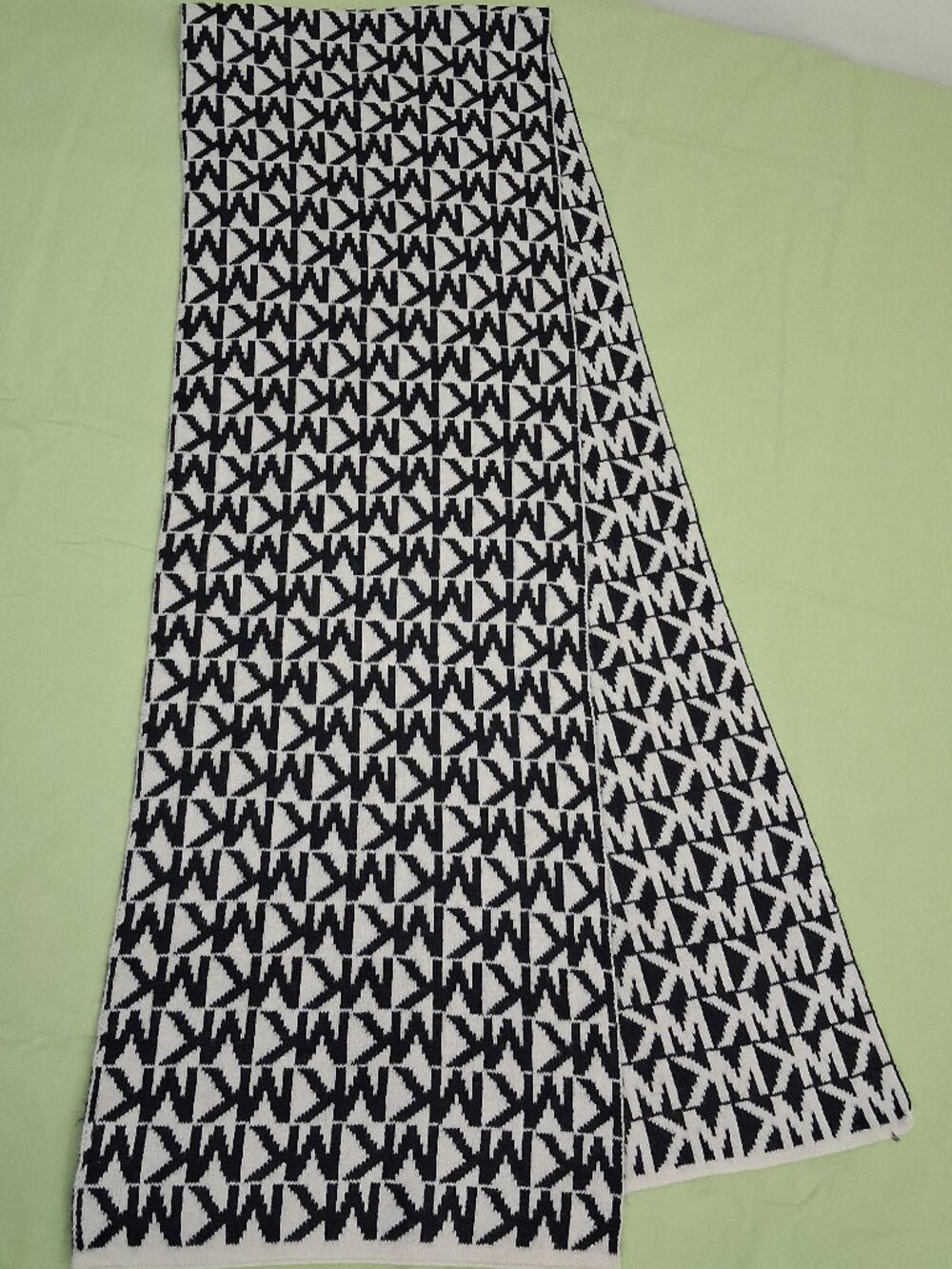 MK Logo Knit Scarf Black White